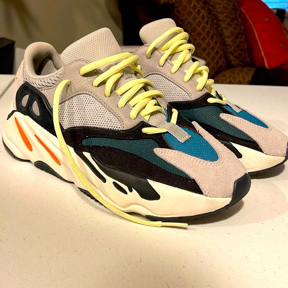 Yeezy Boost 700 Wave runner - Picture 1 of 11